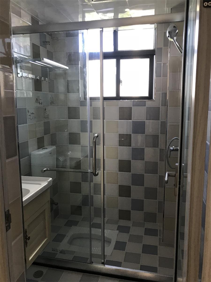 |130平新房硬装完工，晒朋友圈都说柜子颜色不好看，太廉价了