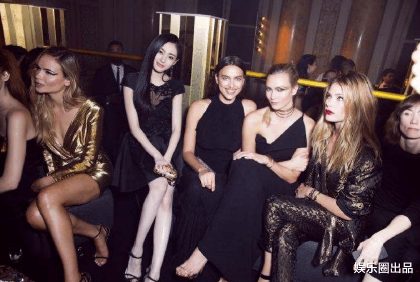 张天爱|张天爱身材真傲人，穿彩虹裙视觉冲击感强烈，高跟鞋也是亮点