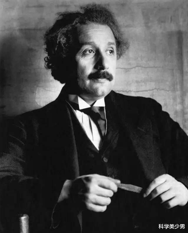 爱因斯坦|光从太阳到地球要8分钟?光子:太低估我了,一瞬间足以