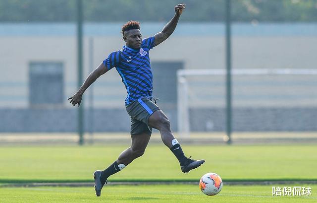 【上海申花】申花内部赛首战打响在即!两队将排出最强阵,球迷用一语袒露心声