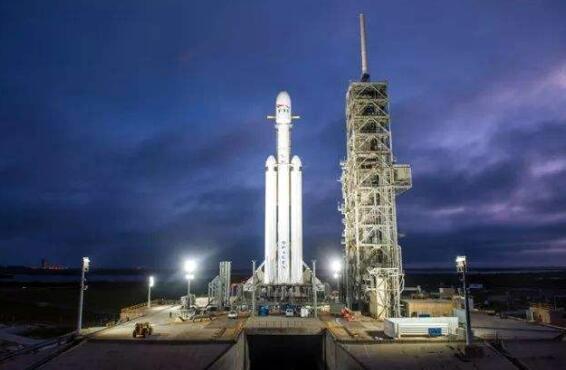 宇宙飞船@当宇宙飞船返回地球时，为何要不惜燃烧的代价来高速穿过大气层？