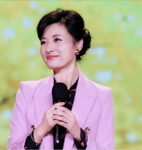周涛|继朱军“翻车”之后，被董卿“挤出”央视的周涛，也“翻车”了