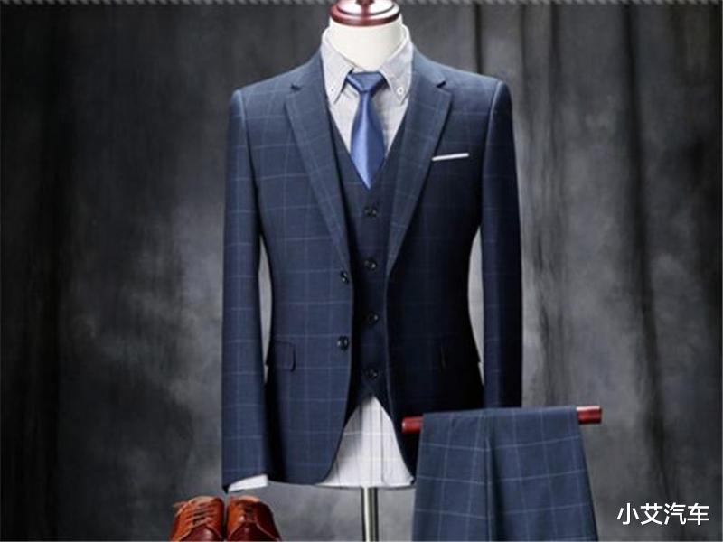 #大众迈腾#劳斯莱斯送雨伞，宾利送手机，看到红旗的赠品，网友：贷款也要买！