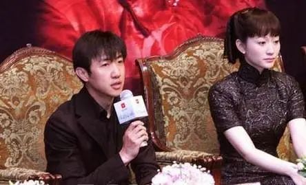 李小冉|勇夺人夫鄢颇,却落得鸡飞蛋打,今嫁金牌制片人,44岁仍未生