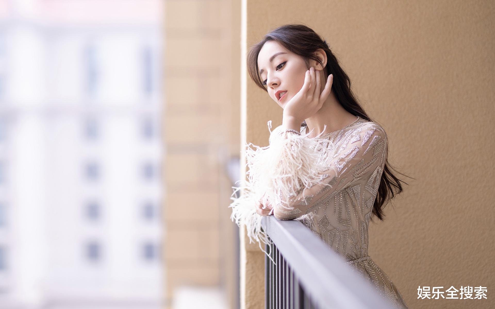 马景涛：能被称之为当红小花的四位女明星，有人靠实力有人靠热度