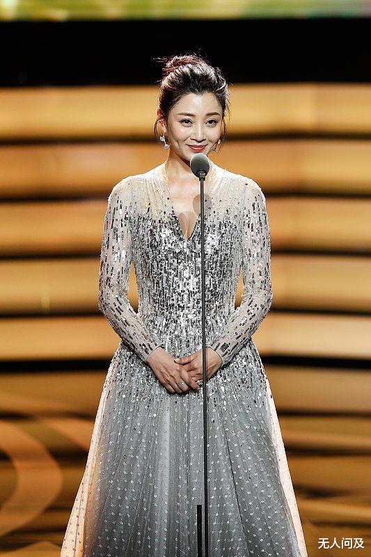 剃须刀|她年轻时迷死一大片男人,却不结婚不生孩子,如今39岁甜的像个水蜜桃!