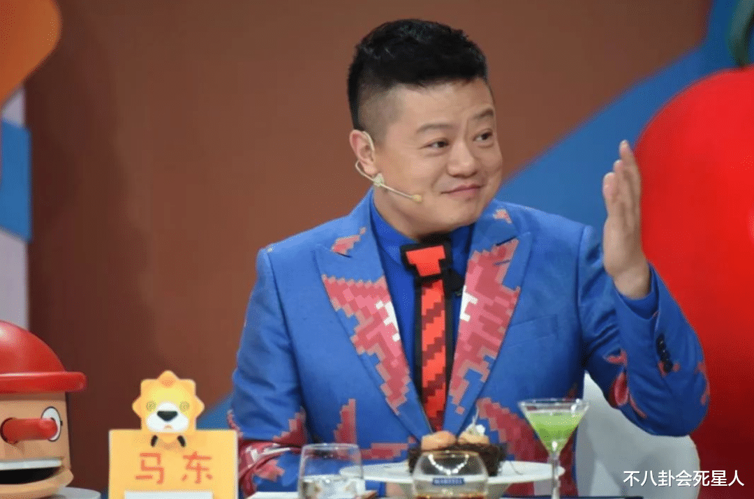 郭敬明|郭敬明也有对手，马东曾把他怼到失控，小S嘲笑他像手机挂饰