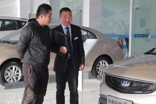 『马力』全款买车和贷款买车差距多大？老销售透露：这样买，谁都坑不了你