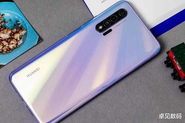 华为|8月入手即赚的三部华为旗舰，都是麒麟990处理器，快充都是40W！