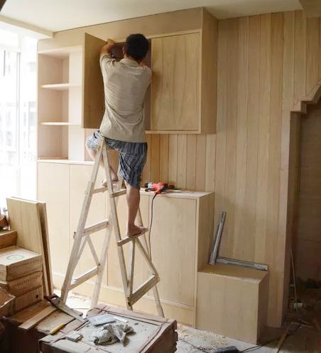 『木工』木工打柜子和全屋定制哪个好，内行人告诉你：贪小便宜吃大亏