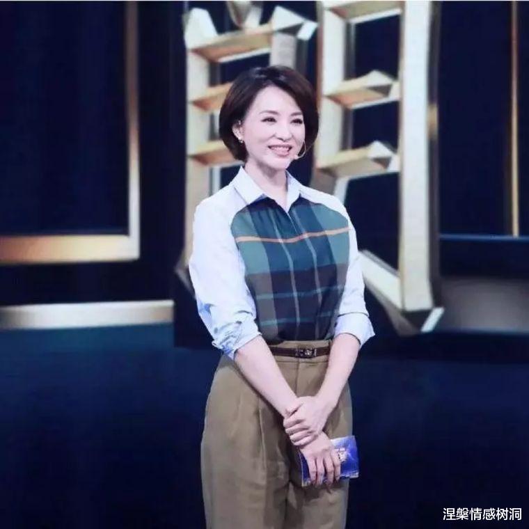 董卿▲令董卿甘愿当后妈,主动讨婆婆欢心,这个男人的来头可不小