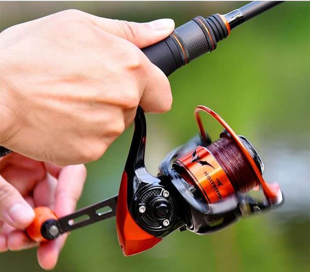 |秋季自然水域鱼情好,路亚野钓为什么频频跑鱼?