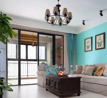 ▲家庭装修到底要不要打通阳台和客厅？老师傅说完后，后悔装早了！