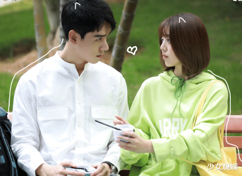 龚俊|龚俊又一甜蜜剧来袭，这次出演高冷医生，见到女主就姨母笑了