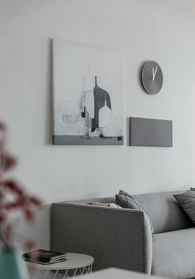 |买完房后没剩多少钱，新房简装直接刷白墙，简约大气又清新