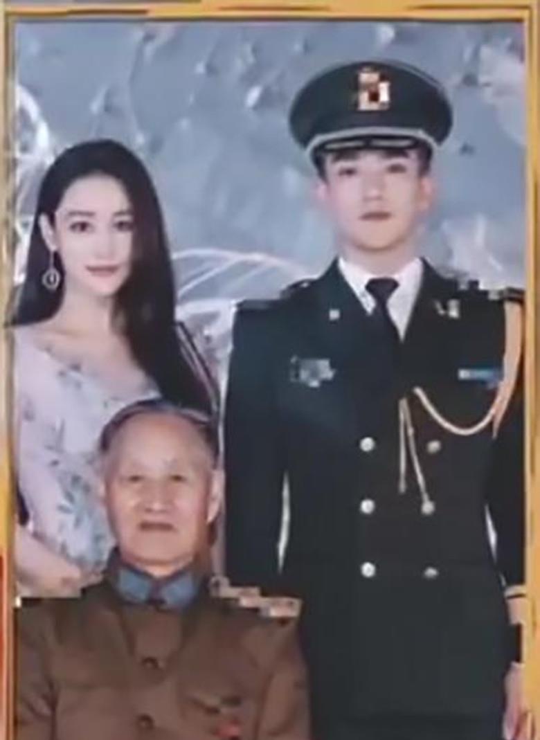 张馨予|“军嫂”张馨予罕秀恩爱！首公开家人，老公何捷与军人爷爷气质出众