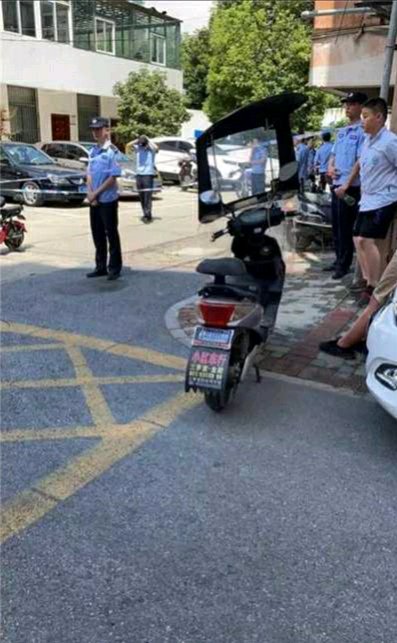 常视界|镇江十岁男孩家中遇害，亲舅上门报复，因父亲与舅妈有不当关系！