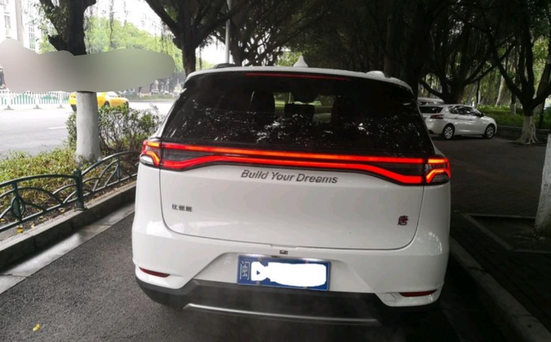 奥迪A3▲16.3万喜提比亚迪唐燃油版2.0T，车主：开起来有30万的档次感