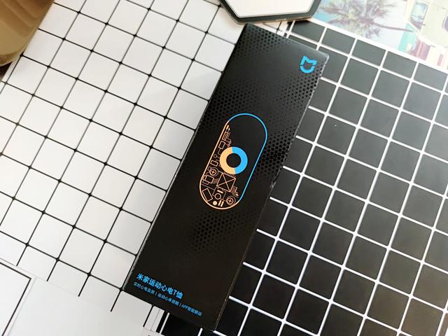 小米科技|小米推出黑科技T恤，智能心电测量，科学运动辅助，网友：未来感