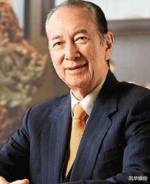 「何超琼」何超琼和梁安琪的竞争，后者一开始就输了，讣告说明了一切