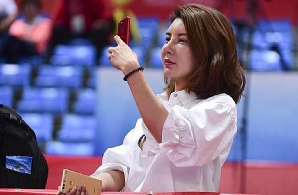 奥运会@嫁给队友的奥运冠军！38岁注重保持身材，名气不输王义夫