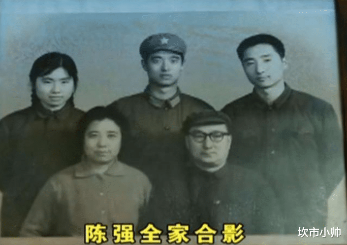 陈佩斯|1998年春晚，朱时茂出现失误，陈佩斯表面淡定，内心如五雷轰顶