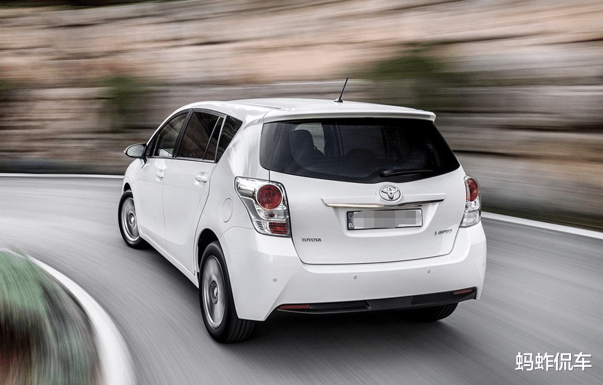 『丰田』丰田爆发了!高颜值旅行车亮相,大7座自带“双人床”,要啥杰德