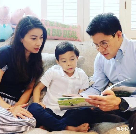 发型：郭晶晶换新发型！剪掉多年长发换波波头，清新减龄不失女人味