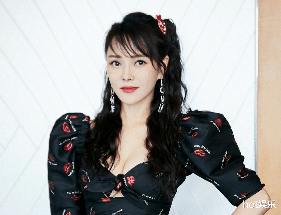 伊能静|人生赢家伊能静，两任丈夫都有才华，表达方式却大不同