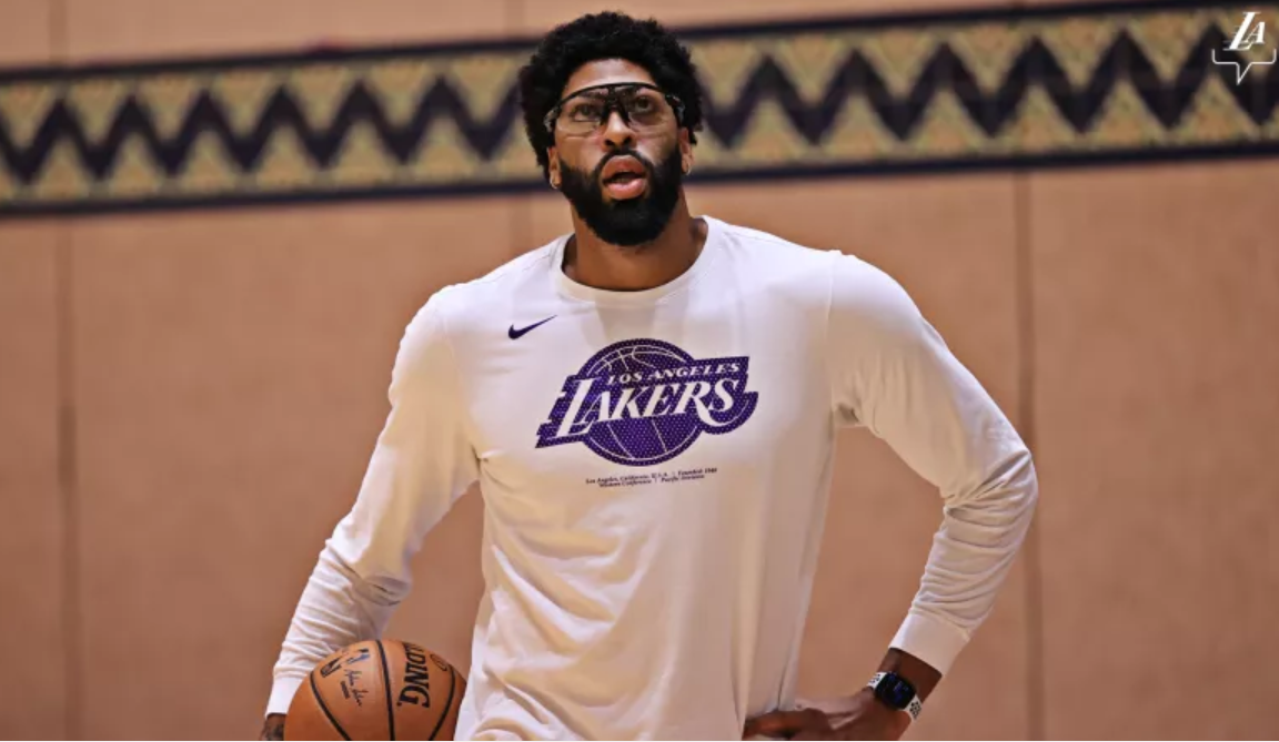 红旗|冲呀！詹姆斯训练三分9连中，浓眉秒变贾巴尔，巴克利给沃格尔提醒！