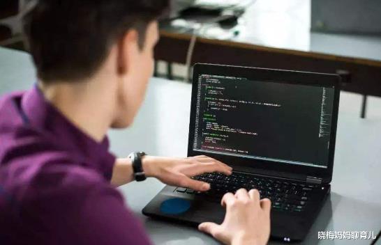 |大学“最难学”的4大专业，又苦又累，毕业生：看工资再苦也值了