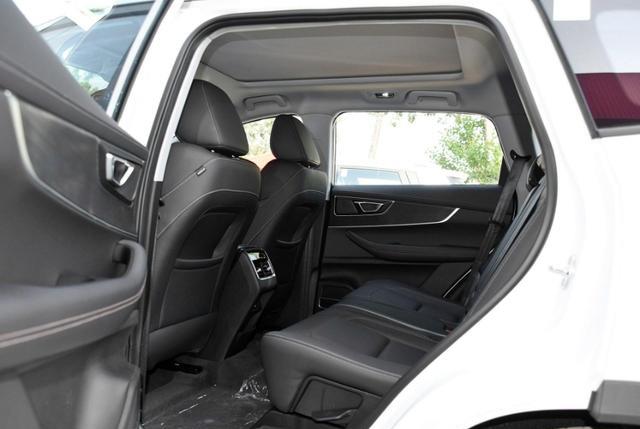 奇瑞瑞虎|奇瑞瑞虎8:我真挺不住了,都跌到6.96万了,已经赔本了