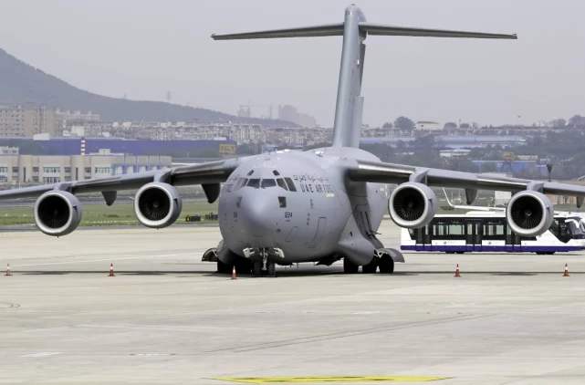 美军@屠呦呦：新冠早期症状与疟疾相似。那5名美军士兵恐脱不了干系