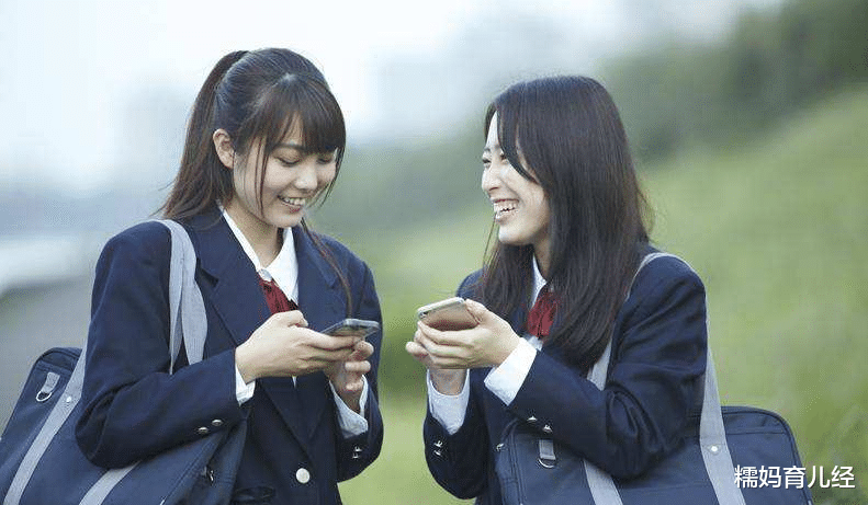 高中女生|高中女生上课经常做的4个“小动作”,尤其第3个,说中不许狡辩