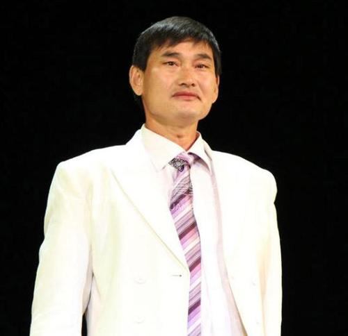 朱之文|朱之文骂女儿是“200斤的废物”，只会拿快递和买烤肠，网友：好家教是装不出来的