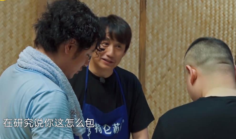 岳云鹏▲《向往的生活4》成功一期，岳云鹏最佳客人，解决节目老大难问题