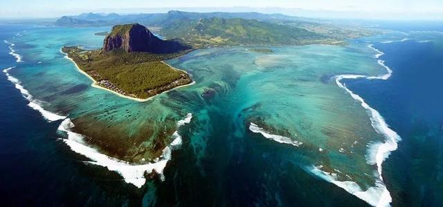 ##全球最大的海底瀑布:位于海底深达3500米,一秒能流50亿吨海水!