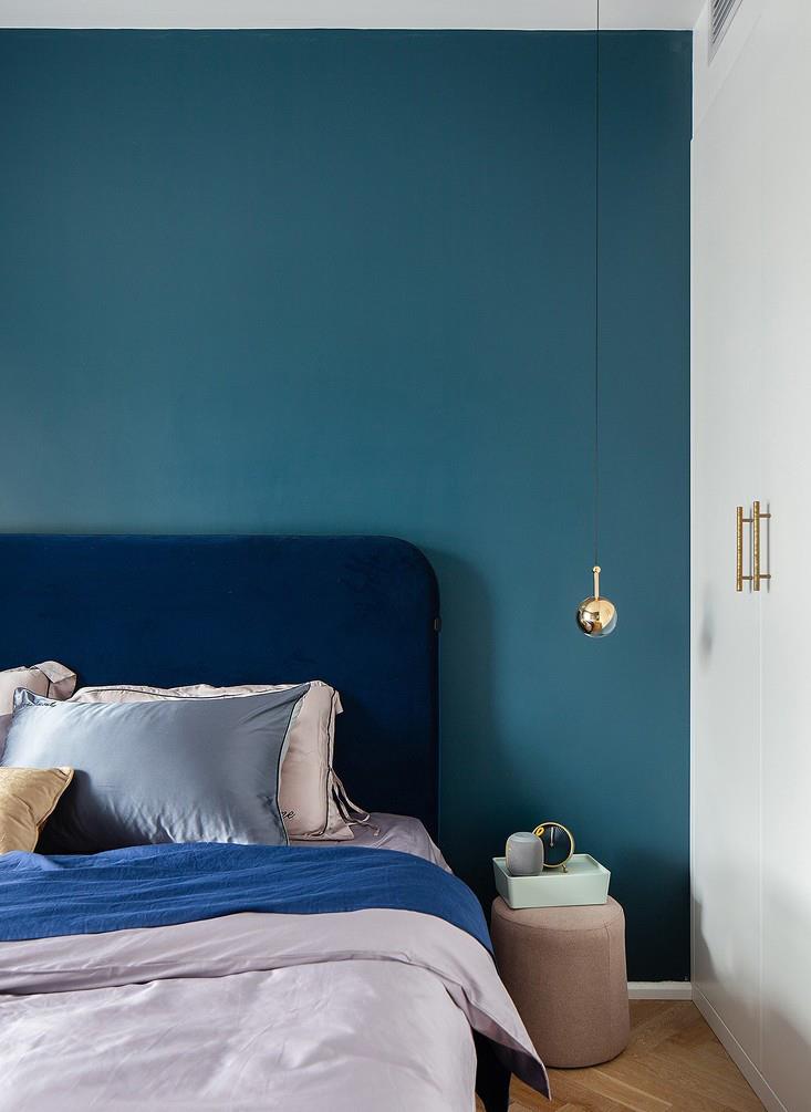 |她70㎡“去客厅化”之家,凭着书墙和庭院圈粉无数,网友:住不腻