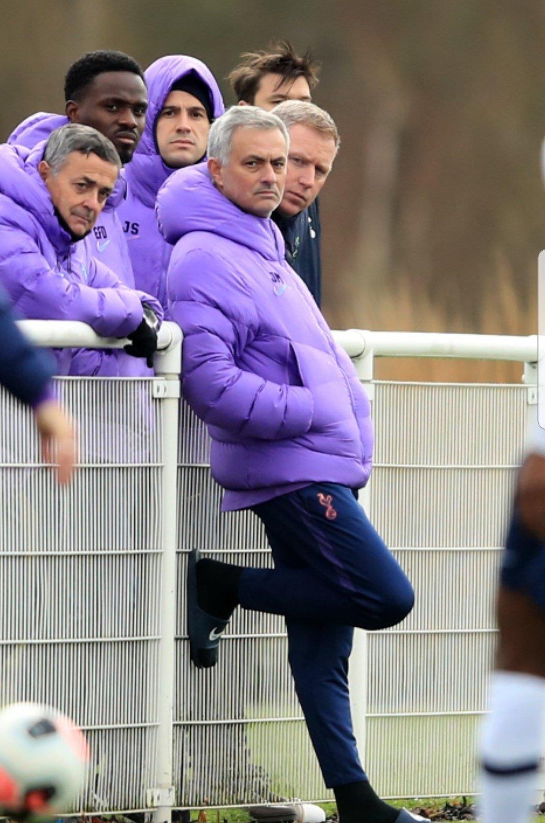 皇家马德里@穆帅欲2500万打包皇马两将 老弗爷选定齐达内继任者?