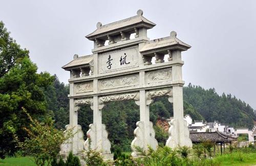 『伊犁河谷』春季——李坑小镇最美的季节，走进这座千年小镇
