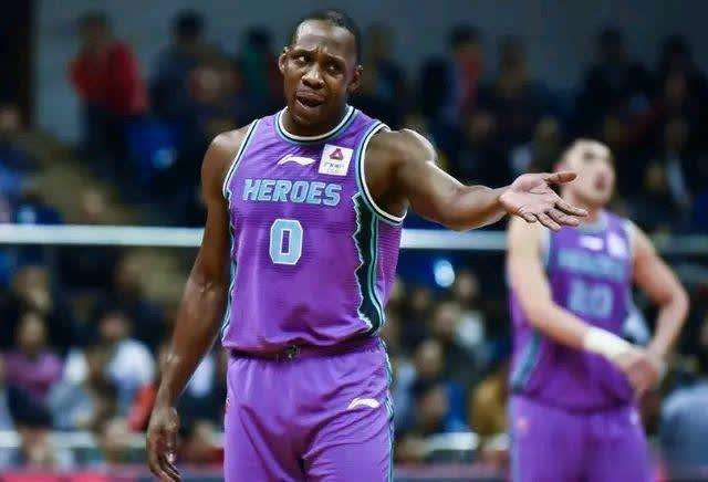 『苏群』哈德森被捕反而暴露了身高？入狱照显示仅1米82，苏群：他回不了CBA了！