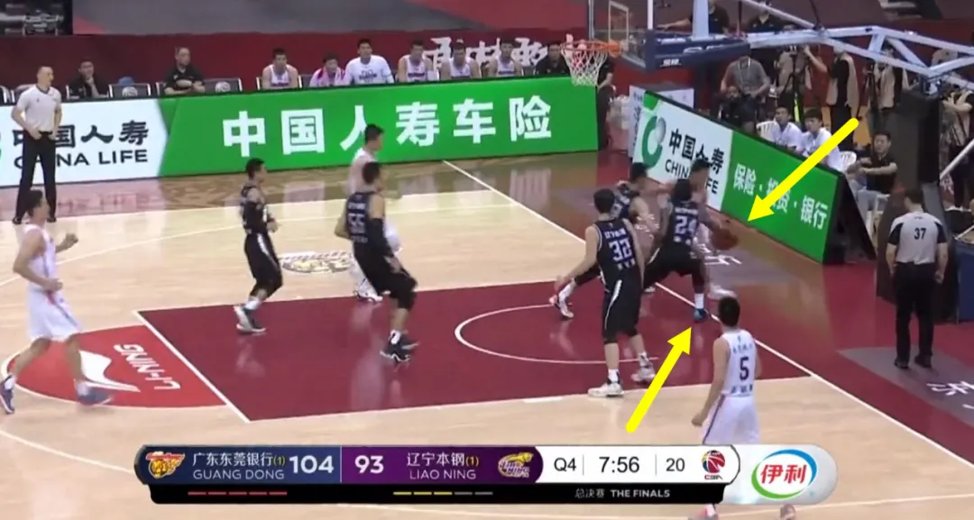 易建联|阿联跟腱断裂，现在你知道杜锋为什么骂人那么狠