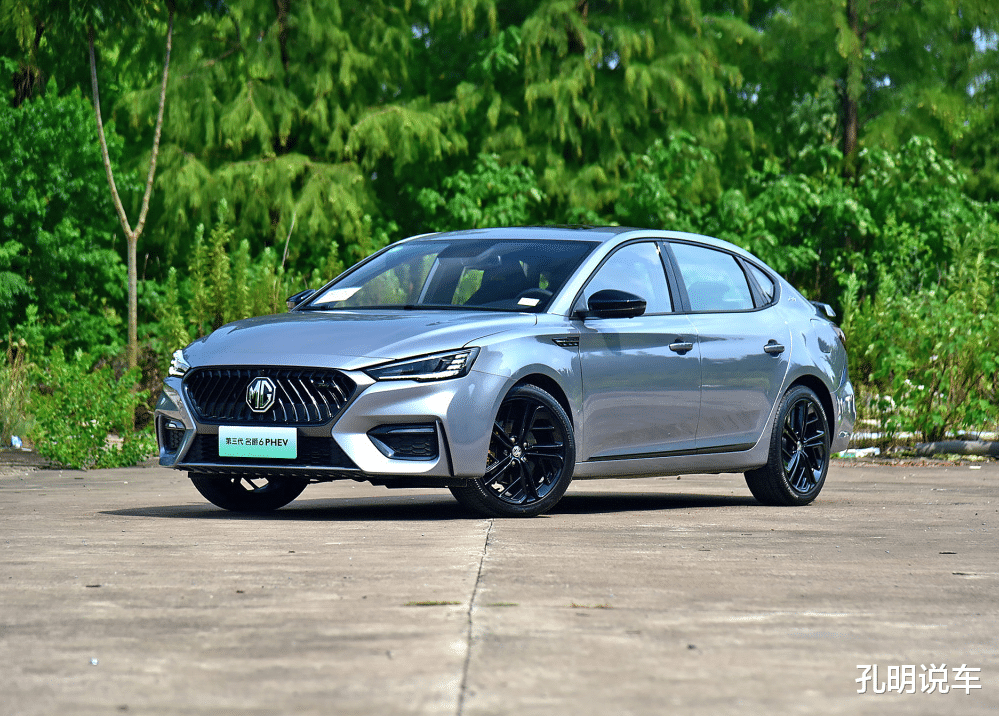 马力|更便宜的性能车来了，305马力的带尾翼轿跑！不比思域香吗？