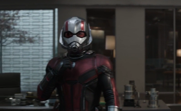 『浩克』《复联4》：浩克打响指，众人开始戴防具，有谁注意到雷神的手？