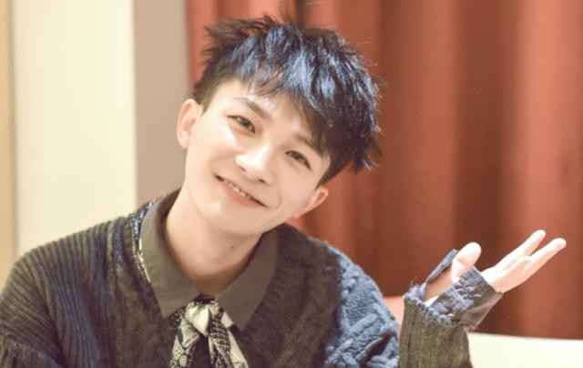 那英|《好声音》三次才请动他,却被那英早早淘汰,今红到发紫不输那英