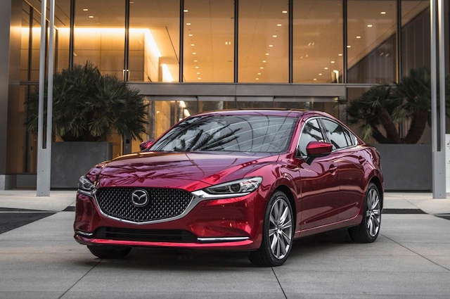 「日产天籁」全球十佳发动机,20万预算,这4款中型车你怎么选?