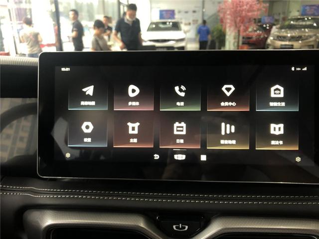 吉利|到店实拍吉利豪越:空间还算OK,不知道开起来如何?