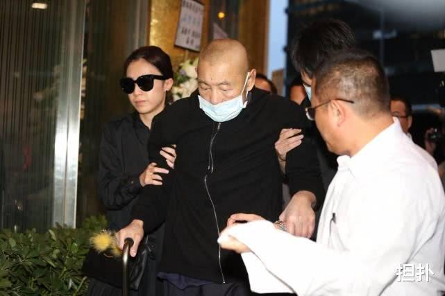 「英国」香港3大富豪齐回中国！一个投资英国亏千亿，一个差点流亡海外