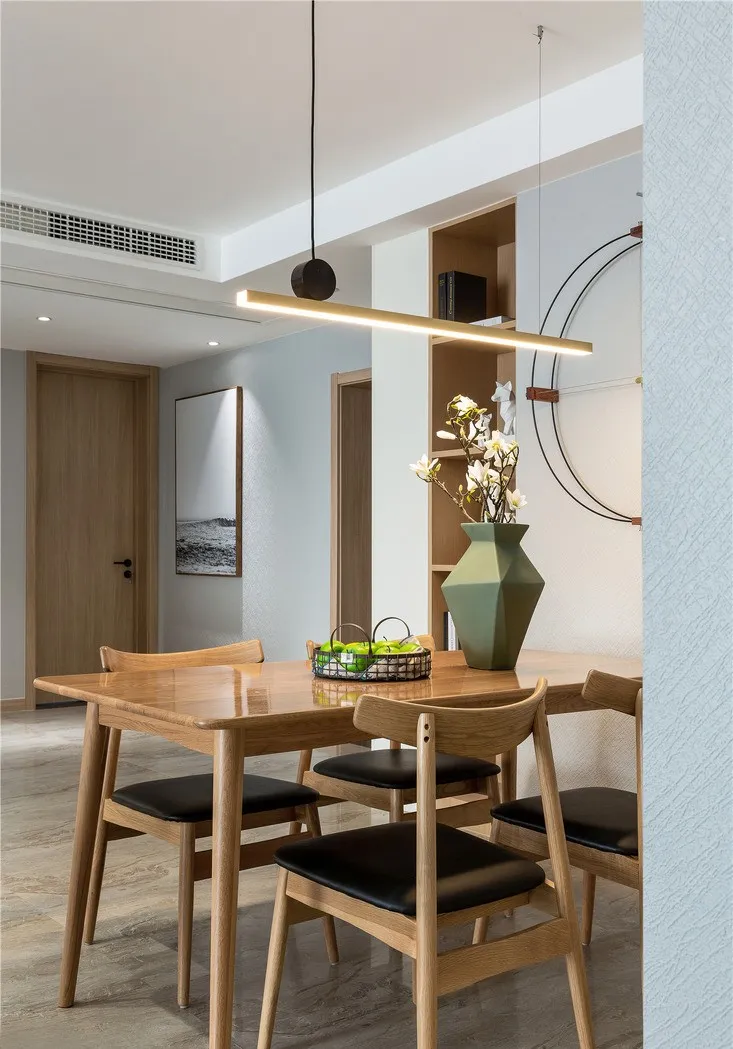 「」135㎡舒适北欧风格新房装修,餐厅餐边柜美观实用