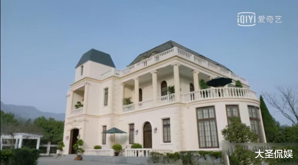 鹿鼎记|抹发胶抗日，大红唇守丧，请现在的影视剧停止侮辱观众的智商